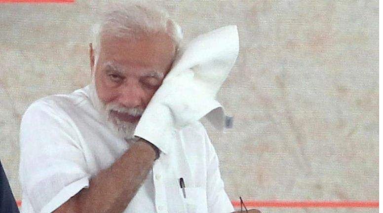 ദിവസവും നാലു നേരം അത് തുടരൂ; മുഖകാന്തിയുടെ രഹസ്യം വെളിപ്പെടുത്തി മോദി 