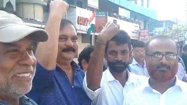 മനുഷ്യമഹാശൃംഖലയില്‍ പങ്കെടുത്ത മുസ്ലീം ലീഗ് നേതാവിന് സസ്‌പെന്‍ഷന്‍