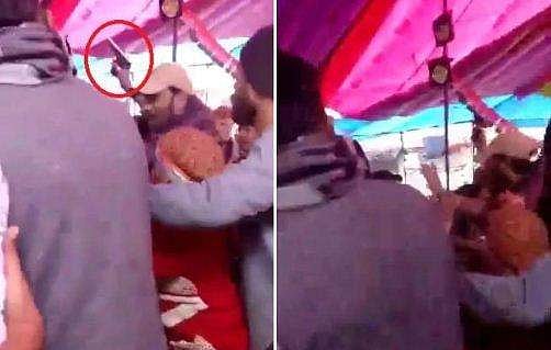 സമരക്കാർക്ക് നേരെ തോക്ക് ചൂണ്ടി; ഷഹീൻ ബാ​ഗിൽ അജ്ഞാതൻ പിടിയിൽ (വീഡിയോ)