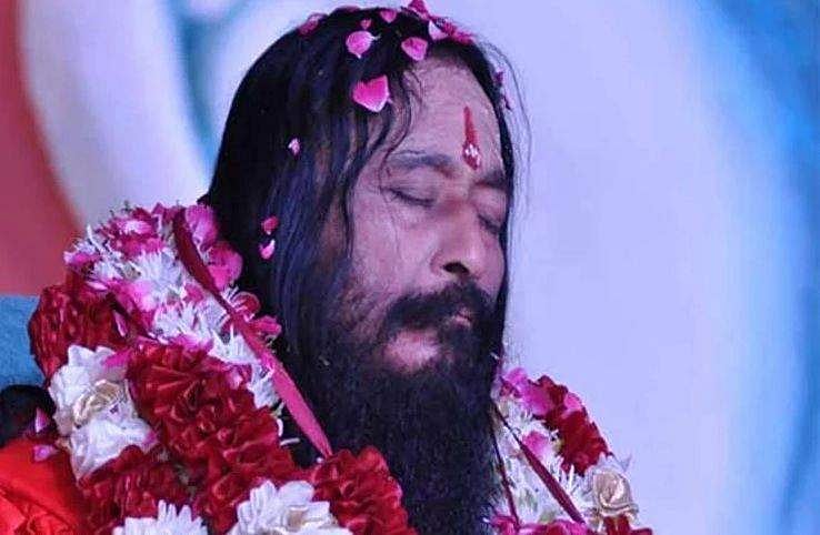 ആറുവര്‍ഷമായി ആള്‍ ദൈവത്തിന്റെ മൃതദേഹം ഫ്രീസറില്‍; സമാധിയില്‍ എന്ന് അനുയായികള്‍, 'ഉയിര്‍ത്തെഴുന്നേല്‍ക്കുമെന്ന' പ്രതീക്ഷയില്‍ ശക്തമായ കാവല്‍