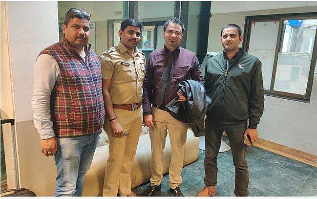 മതവികാരം വ്രണപ്പെടുത്തിയെന്ന് ആരോപണം; കഫീൽ ഖാനെ യുപി പൊലീസ് അറസ്റ്റ് ചെയ്തു