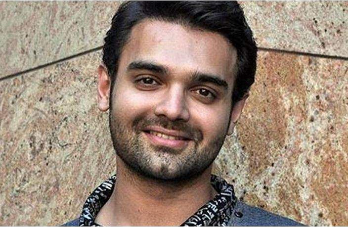 മൂന്ന് വർഷത്തിലേറെ ലൈംഗികമായി പീഡിപ്പിച്ചു; മിഥുൻ ചക്രവർത്തിയുടെ മകനെതിരെ യുവതിയുടെ പരാതി, കേസെടുത്തു  