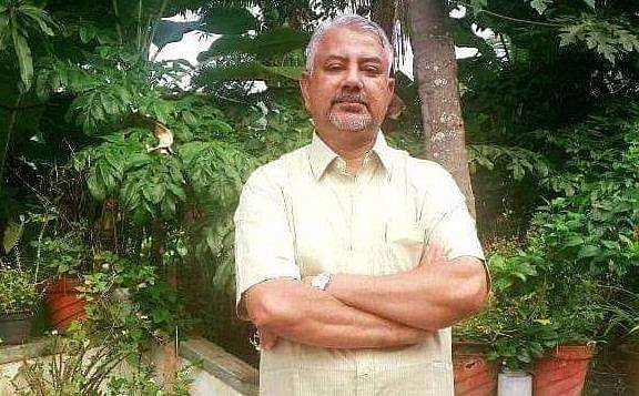 മരണവിവരം അറിയിക്കാന്‍ മാത്രം 50 വാട്‌സ്ആപ്പ് ഗ്രൂപ്പുകള്‍, അഞ്ചുവര്‍ഷത്തിനിടെ പങ്കുവെച്ചത് 5800 വേര്‍പാടുകള്‍; ഇത് ഹംസുവിന്റെ സേവനം