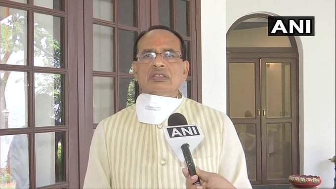 ഒരു രാജ്യത്ത് രണ്ട് നിയമമോ  ? ; രാഷ്ട്രീയ റാലി നിരോധിച്ചതിനെതിരെ സുപ്രീംകോടതിയെ സമീപിക്കുമെന്ന് ശിവരാജ് സിങ് ചൗഹാന്‍