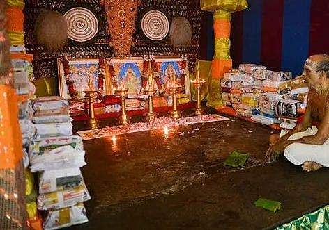 പൂജവയ്പ് ഇന്ന് ; ഇത്തവണ രണ്ടു ദിവസം അടച്ചുപൂജ