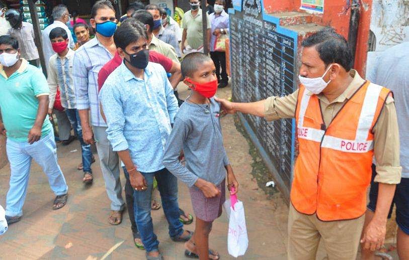 രോഗമുക്തി നേടിയവരുടെ എണ്ണം 70 ലക്ഷം കടന്നു ; ഇന്നലെ കോവിഡ് ബാധിച്ചത് 53,370 പേര്‍ക്ക്;  മരണം 650