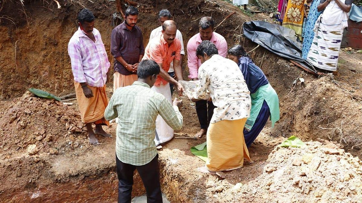 ഉറങ്ങിക്കിടക്കുന്നതിനിടെ പാമ്പുകടിയേറ്റ് മരിച്ച ആദിത്യയ്ക്ക് വാവ സുരേഷിന്റെ വക വീട്; കരുതല്‍
