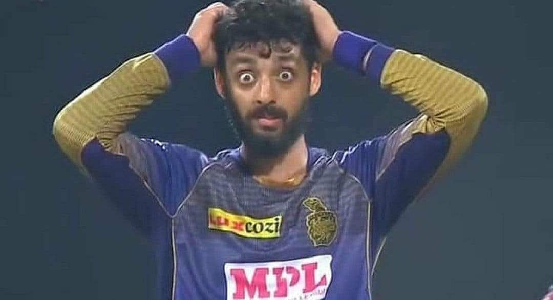 'ആ നേരത്ത്, ദാ ഇങ്ങനെ തലയിൽ കൈവച്ച് തുറിച്ച് നോക്കിയിട്ട് ഒരു കാര്യവുമില്ല'- ആര് വിളിച്ചാലും നിങ്ങൾ ഒടിപി, സിവിവി പറഞ്ഞു കൊടുക്കരുത്