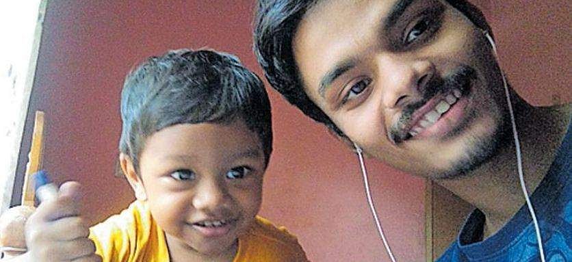ഒന്നര വയസ്സുകാരന്‍ 50 അടി താഴ്ചയുള്ള കിണറ്റില്‍ വീണു, 12 അടിയോളം വെള്ളം ; നിലവിളി കേട്ടെത്തിയ 19 കാരന്‍ കിണറ്റിലേക്ക് എടുത്തുചാടി, പിന്നാലെ പിതാവും