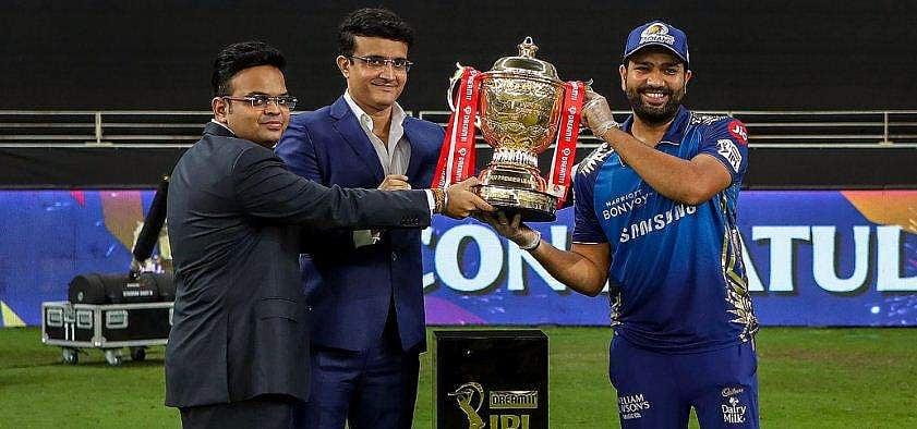 'അവര്‍ക്ക് പിന്നാലെ വടിയുമായി ഓടുന്ന ക്യാപ്റ്റനല്ല ഞാന്‍'; നായകത്വത്തിലെ രഹസ്യം പറഞ്ഞ് രോഹിത് 