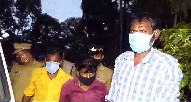 സ്‌കൂട്ടര്‍ യാത്രക്കാരിയെ ചവിട്ടിവീഴ്ത്തി ; മാല പൊട്ടിച്ച് ഓടി ; മൂന്നംഗ സംഘം അറസ്റ്റില്‍