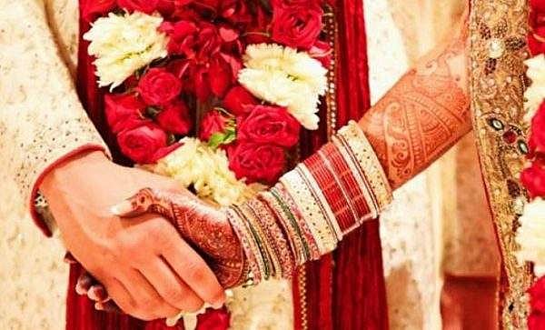 കല്യാണത്തിന് തൊട്ടുമുന്‍പ് വരനെ കണ്ട് ഞെട്ടി, വാട്‌സ്ആപ്പില്‍ കണ്ട ആളല്ല; വധു വിവാഹവേദിയില്‍ നിന്ന് ഇറങ്ങിപ്പോയി 
