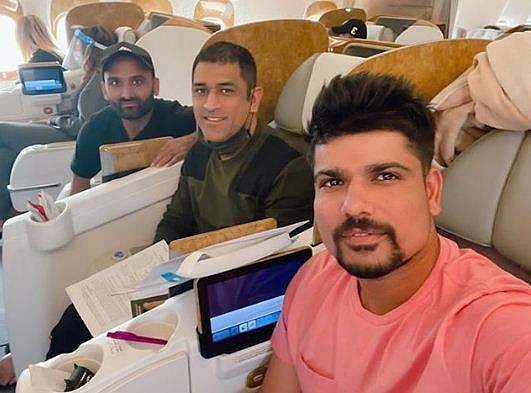 വഴി 'മുടങ്ങി'യപ്പോള്‍ വഴി 'മുടക്കി' മടക്കം; ധോനിയും സംഘവും നാട്ടിലേക്ക് മടങ്ങി