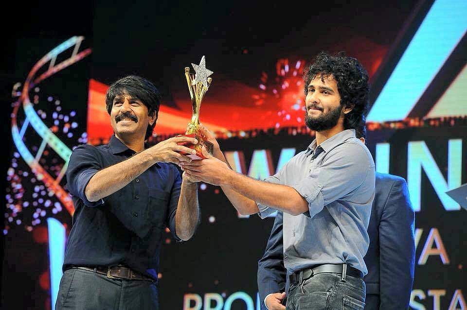 'ആദ്യമായി ഒരു വാക്ക് പോലും സംസാരിക്കാൻ പറ്റാതെ സ്റ്റേജ് വിട്ടിറങ്ങി, ഇത് വാപ്പിച്ചിയെ വേദനിപ്പിച്ചു'; അബിയുടെ ഓർമദിനത്തിൽ ഷെയിൻ നി​ഗം