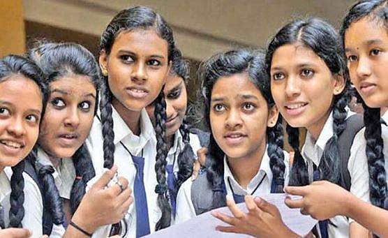 പരീക്ഷക്ക് മുൻപ് പഠിപ്പിച്ചു തീരില്ല, പ്ലസ്ടുക്കാരുടെ ഫസ്റ്റ് ബെൽ ക്ലാസ് സമയം വർധിപ്പിച്ചേക്കും