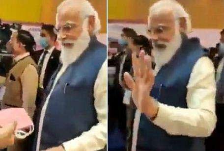 'മോദിജിയെ പോലെ ആകരുത്, മാസ്‌ക് ധരിക്കൂ'- പ്രധാനമന്ത്രിയെ ട്രോളി എഎപി