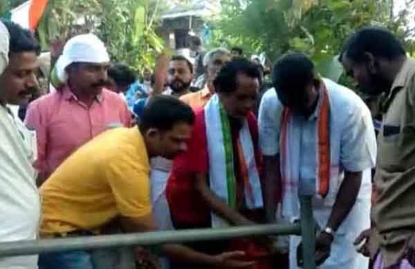 പതിനൊന്നു മണിക്കു ഫലം വന്നു, ഒരു മണിക്ക് ആദ്യ വാഗ്ദാനം നിറവേറ്റി; 'റെക്കോഡ് ഇട്ട്'  റോഡ് തുറന്നു 