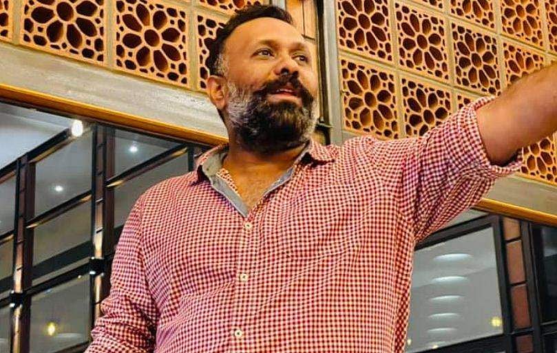സിനിമയിലേക്ക് ഓഫറുകളുമായി പെൺകുട്ടികൾക്ക് മെസേജ്; വ്യാജ കാസ്റ്റിങ് കോളിനെതിരെ ഒമർ ലുലു
