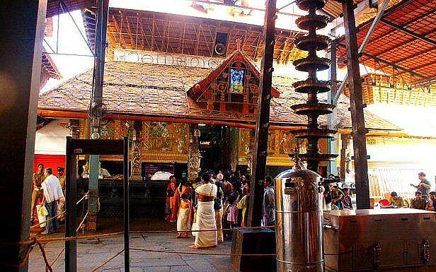 ഗുരുവായൂരില്‍ നാലമ്പല ദര്‍ശനത്തിനും പ്രസാദ ഊട്ടിനും അനുമതി; പ്രവേശനം വെര്‍ച്വല്‍ ക്യൂവിലൂടെ