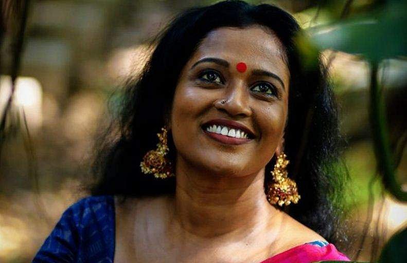 'ഇത്തരം മനുഷ്യരോടാണ് നമ്മുടെ കുഞ്ഞു പാപങ്ങൾ ഏറ്റു പറയാൻ പോകുന്നത്', കുറിപ്പുമായി മഞ്ജു