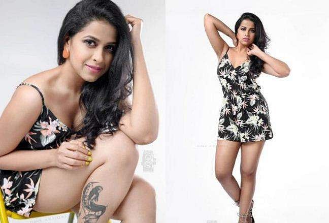 വൈ സോ ഹോട്ട്? ഗ്ലാമറസ് ഫോട്ടോ കണ്ട് ആരാധകന്റെ ചോദ്യം; കിടിലന്‍ മറുപടിയുമായി സാധിക