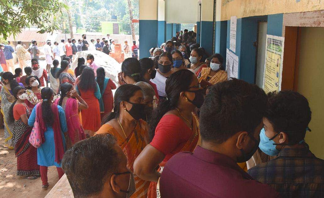 ഒന്നാംഘട്ട തെരഞ്ഞെടുപ്പില്‍ 73: 12 ശതമാനമെന്ന് തെരഞ്ഞടുപ്പ് കമ്മീഷന്‍