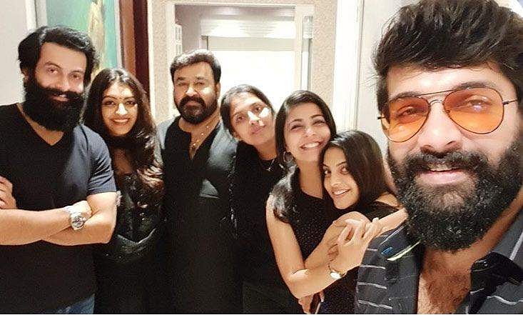 ലാലേട്ടനും രാജുവേട്ടനും ഒപ്പം അത്താഴം; ചന്ദുവും താരസുന്ദരിമാരും ആഘോഷമാക്കിയ ദിനം, ചിത്രങ്ങളും കുറിപ്പും 