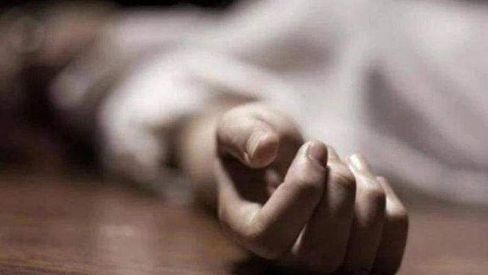 കൊല്ലത്ത് ദമ്പതിമാര്‍ വീട്ടിനുള്ളില്‍ മരിച്ച നിലയില്‍