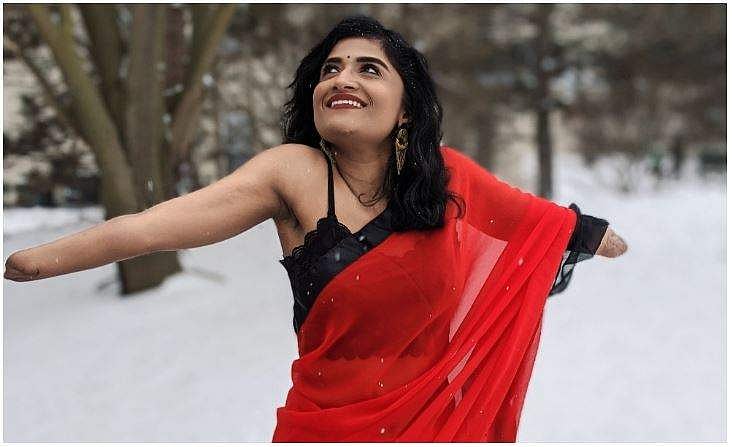 കൈപ്പത്തിയില്ല, പക്ഷെ ഇവളുടെ പിറന്നാള്‍ ചിരിയില്‍ എല്ലാമുണ്ട്; ഈ ചിത്രങ്ങളില്‍ മറഞ്ഞിരിക്കുന്നത് മാളവികയുടെ ജീവിതം 