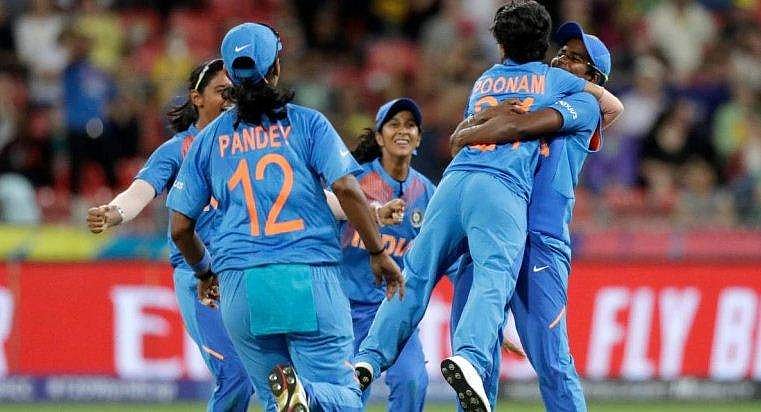 സെമി ഉറപ്പിച്ച് പെണ്‍പട; തുടരെ മൂന്നാം ജയവും ബൗളിങ് കരുത്തില്‍; കിവീസിന് തോല്‍പ്പിച്ചത് 4  റണ്‍സിന് 