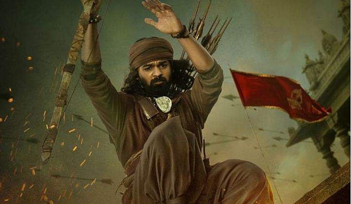 ആയുധം കയ്യിലേന്തി കുതിച്ചുചാടി 'കുട്ടിക്കുഞ്ഞാലി'; പ്രണവിന്റെ പോസ്റ്റര്‍ പുറത്ത്