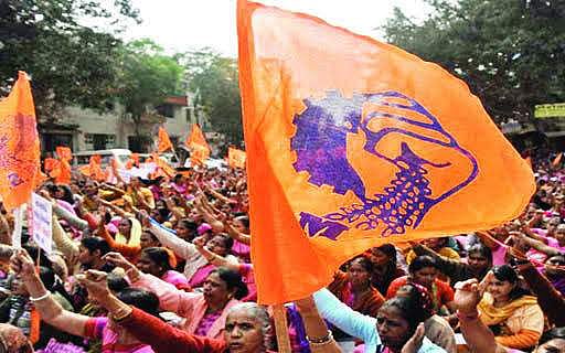 തെരഞ്ഞെടുപ്പിന് ദിവസങ്ങള്‍ മാത്രം ബാക്കി നില്‍ക്കെ ബിഎംഎസ് വൈസ് പ്രസിഡന്റ് എഎപിയില്‍; ബിജെപി ക്യാമ്പില്‍ ഞെട്ടല്‍