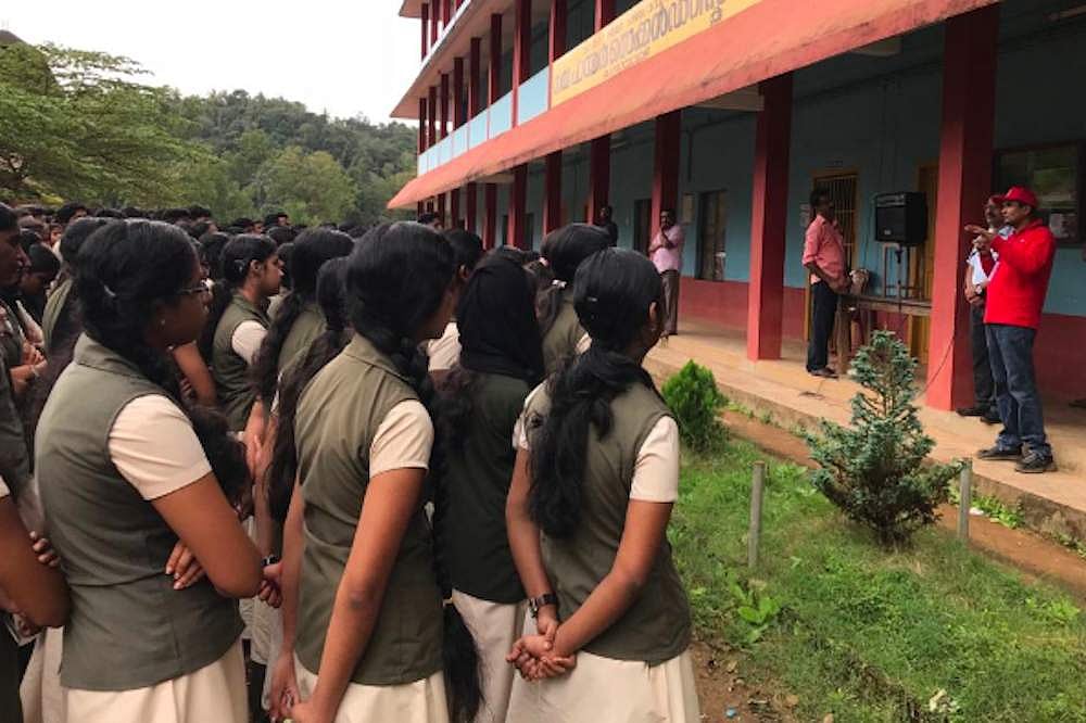 കൊറോണ വൈറസ്; സ്കൂളുകളില് നിന്ന് വിനോദ യാത്രകള് വിലക്കി, ഇന്ഡസ്ട്രിയല് വിസിറ്റുകള്ക്കും നിയന്ത്രണം