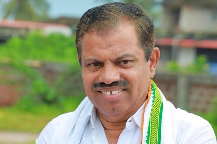 കോവിഡ് ബാധിതനെ കെട്ടിപ്പിടിച്ചിട്ടില്ല; സെല്ഫി എടുത്തു: വിശദീകരണവുമായി കമറുദ്ദീന് എംഎല്എ