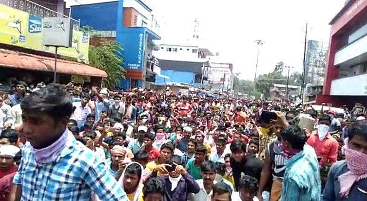 തൊഴിലാളികൾക്ക് ഭക്ഷണത്തിന് ഒരു ബുദ്ധിമുട്ടും ഉണ്ടാകരുതെന്ന് മുഖ്യമന്ത്രിയുടെ നിർദേശം ; നാട്ടിലേക്ക് പോകണമെന്ന ആവശ്യം ഇപ്പോൾ സാധ്യമല്ലെന്ന് കളക്ടർ