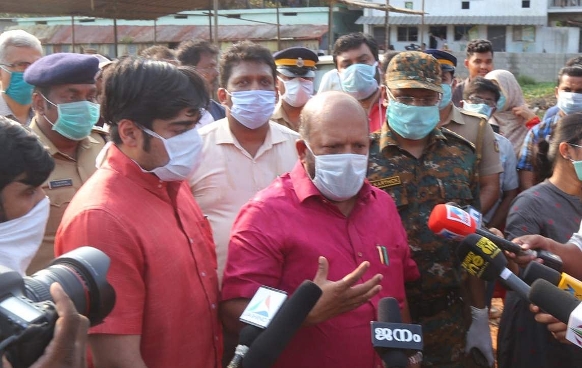 ആവശ്യമായ ഭക്ഷണം നല്‍കും, മന്ത്രിയും കളക്ടറും ഇടപെട്ടു; പെരുമ്പാവൂര്‍ 'ഭായ് കോളനി'യിലെ പ്രശ്‌നം ഒത്തുതീര്‍പ്പാക്കി 