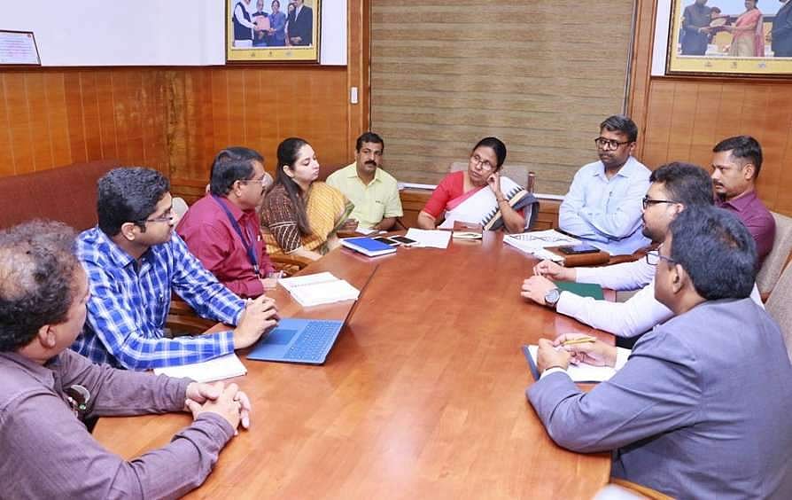 കേരളത്തില് നിന്ന് ഒരുപാട് പഠിക്കാനുണ്ട്; കൊറോണ പ്രതിരോധം കണ്ടുമനസ്സിലാക്കി തെലങ്കാന സംഘം, സഹായം അഭ്യര്ത്ഥിച്ച് കൂടുതല് സംസ്ഥാനങ്ങള്