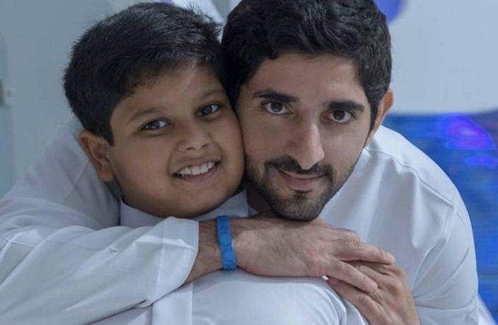 'ധീരനായ ഏഴുവയസുകാരനെ കണ്ടു'; ക്യാന്‍സറിനെതിരെ പടപൊരുതുന്ന ഇന്ത്യന്‍ ബാലന്റെ ആഗ്രഹം നിറവേറ്റി ദുബായ് കിരീടാവകാശി