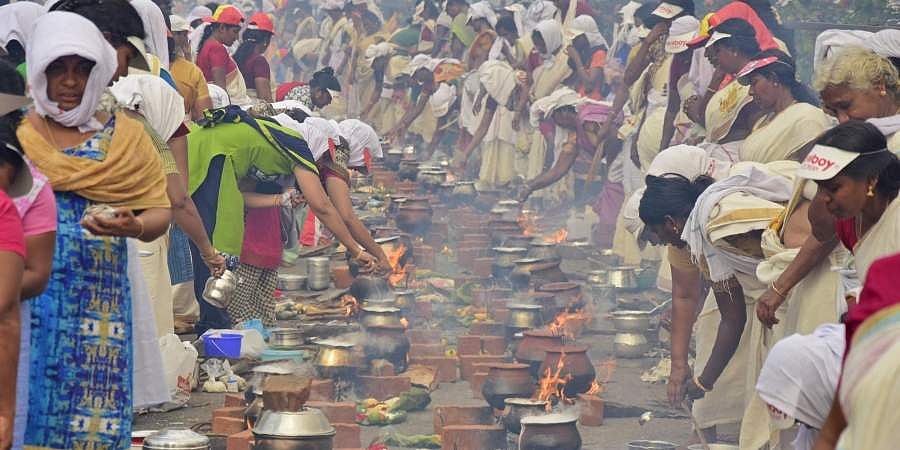 മാസങ്ങള്‍ നീണ്ട ഒരുക്കങ്ങള്‍; പൊങ്കാല മാറ്റിവയ്‌ക്കേണ്ടന്ന് തീരുമാനം, കൊറോണ ബാധിത രാജ്യങ്ങളില്‍ നിന്നെത്തുന്നവര്‍ വീട്ടില്‍ തന്നെ പൊങ്കാലയിടണമെന്ന് പൊലീസ്