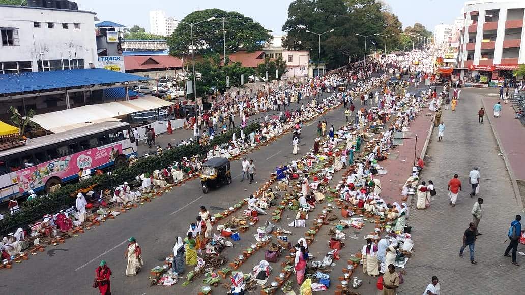 മുന്നറിയിപ്പ് ലംഘിച്ച് വിദേശികള്‍ പൊങ്കാലയ്ക്ക്; തിരിച്ചയച്ചു, ഹോട്ടലുകള്‍ക്ക് എതിരെ നടപടിയെന്ന് മന്ത്രി