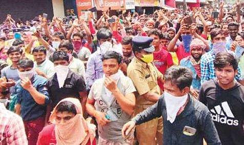 അതിഥി തൊഴിലാളികളെ സംഘടിപ്പിച്ചു; വെൽഫെയർ പാർട്ടി ജില്ലാ പ്രസിഡന്റ് അറസ്റ്റിലായി 