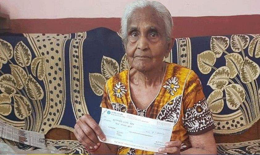 പെൻഷൻ തുകയിൽ നിന്ന് സ്വരുക്കൂട്ടിയ ഒരു ലക്ഷം രൂപ മുഖ്യമന്ത്രിയുടെ ദുരിതാശ്വാസ നിധിയിലേക്ക് സംഭാവന ചെയ്ത് 82കാരി