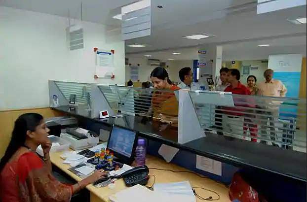 ബാങ്കുകളുടെ പ്രവര്‍ത്തന സമയം പുനഃക്രമീകരിച്ചു ;  പുതിയ സമയക്രമം ഇന്നുമുതൽ
