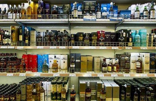 കോവിഡില്ലാത്ത സ്ഥലങ്ങളില്‍ മദ്യ വില്‍പ്പന ആരംഭിക്കണം; ആവശ്യവുമായി മദ്യ നിര്‍മാതാക്കളുടെ സംഘടന