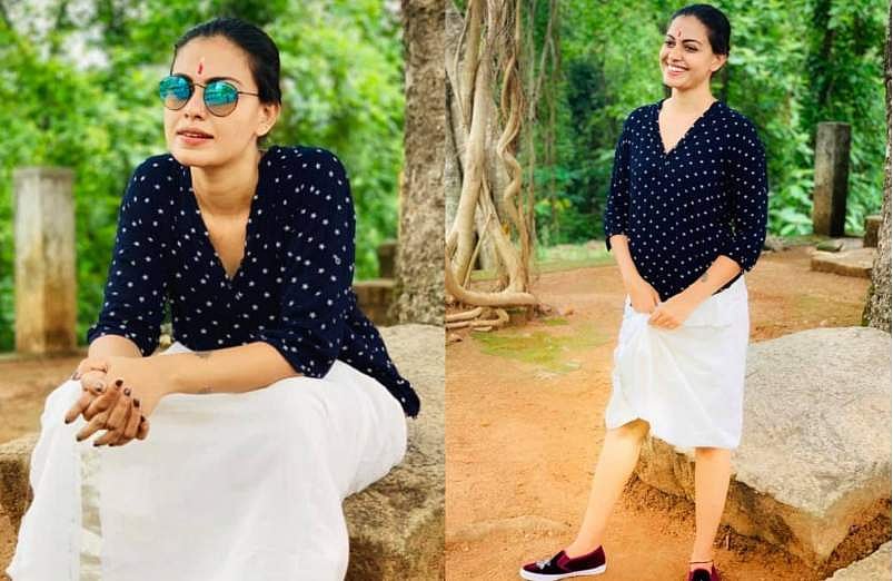 അണ്ണന്റെ മുണ്ട് അടിച്ചുമാറ്റി ഉടുത്ത് അനുശ്രീ; ലോക്ക്ഡൗൺ ഫോട്ടോഷൂട്ട് തുടരുന്നു