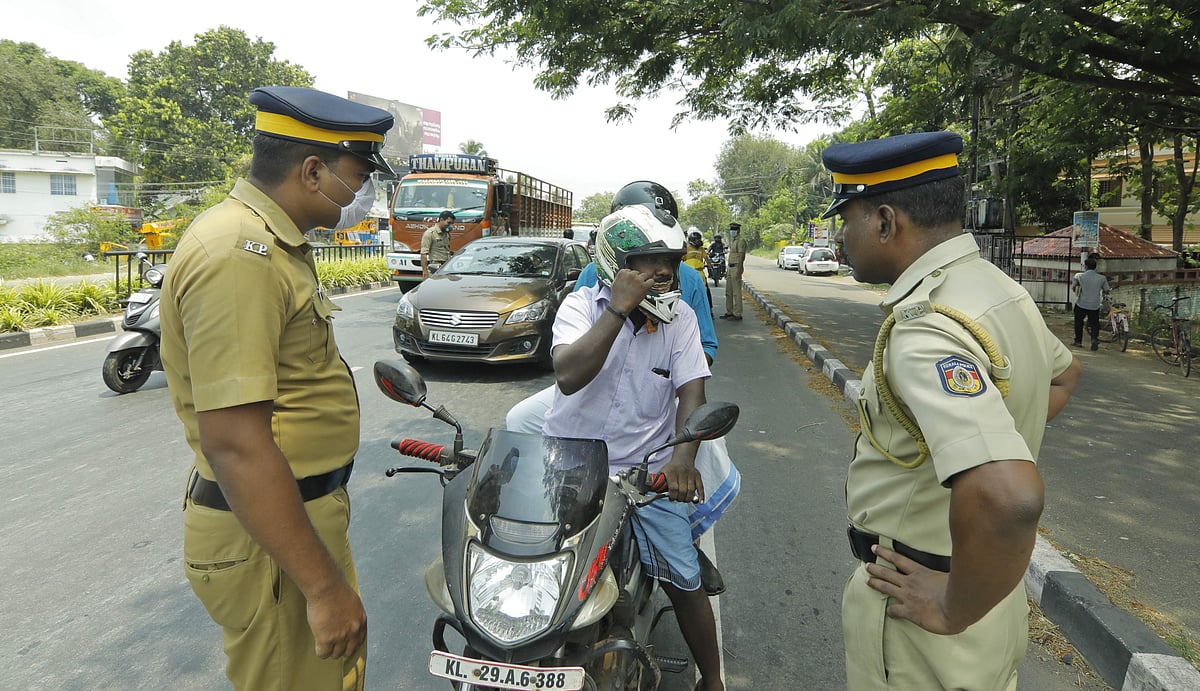 തലസ്ഥാനത്ത് കർശന നിയന്ത്രണം; നെയ്യാറ്റിൻകരയിൽ കോവിഡ് സ്ഥിരീകരിച്ചത് രണ്ട് പേർക്ക്; കടകൾ ഏഴ് മുതല്‍ 12 വരെ മാത്രം