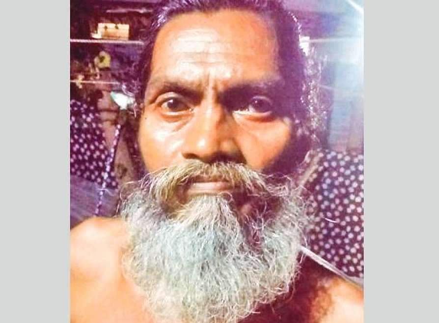 ഒരുമാസംമുമ്പ് 'മരിച്ച' ആള്‍ പൊടുന്നനെ വീട്ടിലെത്തി ; ഞെട്ടലില്‍ കുടുംബവും നാട്ടുകാരും ; പൊല്ലാപ്പിലായി പൊലീസ്