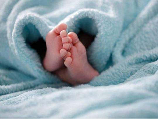 അവിവാഹിതയായ 25കാരി പെൺകുഞ്ഞിന് ജന്മം നൽകി; ആറാം നിലയിൽ നിന്ന് എറിഞ്ഞ് കൊന്നു