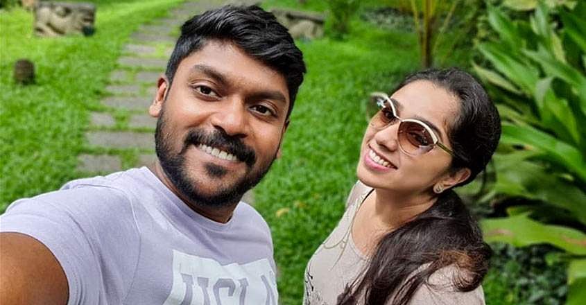 ദീപ്തിയുടെ സ്വന്തം ബച്ചേട്ടൻ, ഭാര്യയ്ക്ക് പിറന്നാൾ ആശംസകളുമായി വിധു പ്രതാപ്; വിഡിയോ