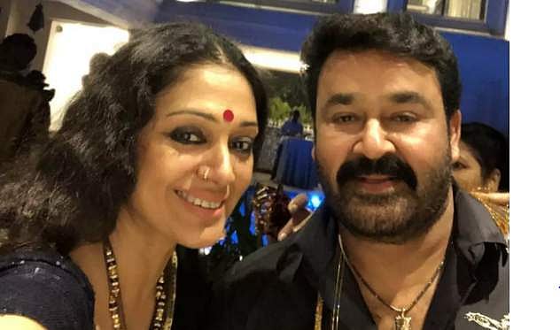 എനിക്ക് സമ്മതമാണ്, പക്ഷേ മോഹൻലാലാണ് തീരുമാനിക്കേണ്ടത്; ആദ്യമായി ലൈവിൽ എത്തി ശോഭന